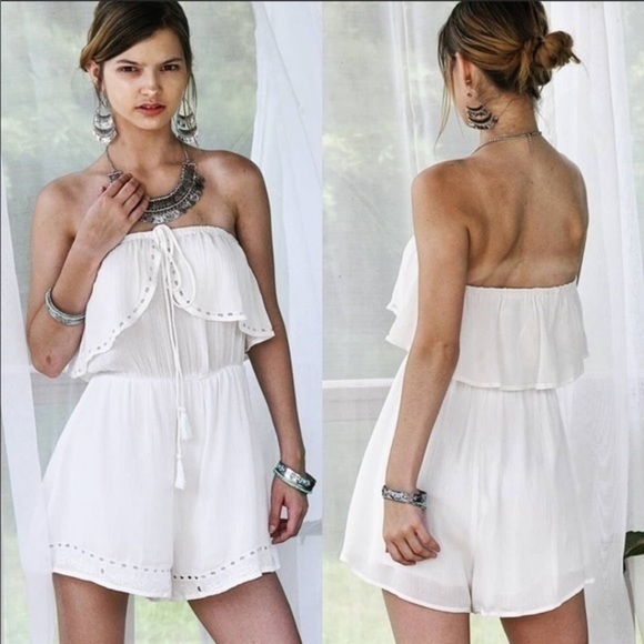 Lush Halter Popover Eyelet Romper | Ivory - Picture 4 of 6